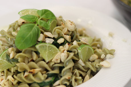 Creamy pasta with greens